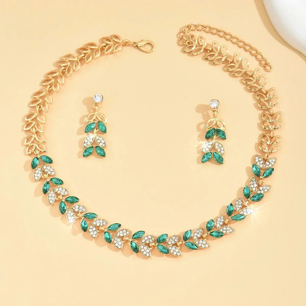 3-teiliges Damen-Schmuckset mit Blattmotiv und Steinakzenten