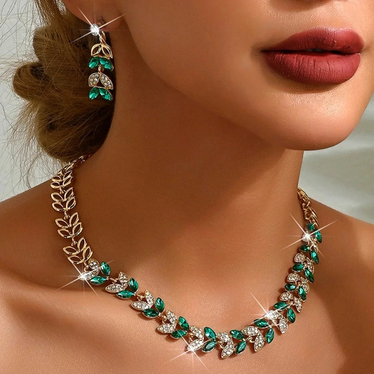 3-teiliges Damen-Schmuckset mit Blattmotiv und Steinakzenten