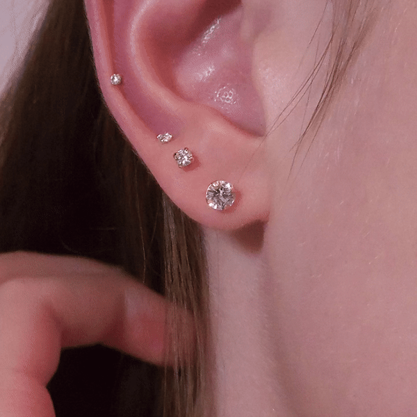 Sloane - Funkelnde Mini Ohrstecker 2mm
