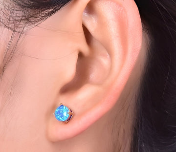 Camille – Stilvolle Stud-Ohrringe in Opal