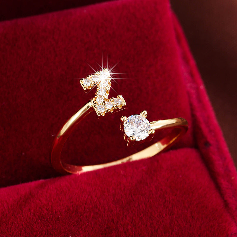 Nova – Moderner offener Ring mit Initiale