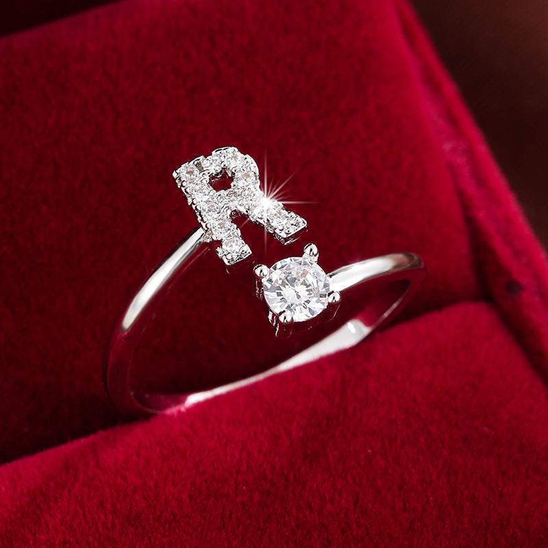 Nova – Moderner offener Ring mit Initiale