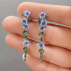 Yara – Hängende Ohrringe in Blumenblau