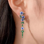 Yara – Hängende Ohrringe in Blumenblau