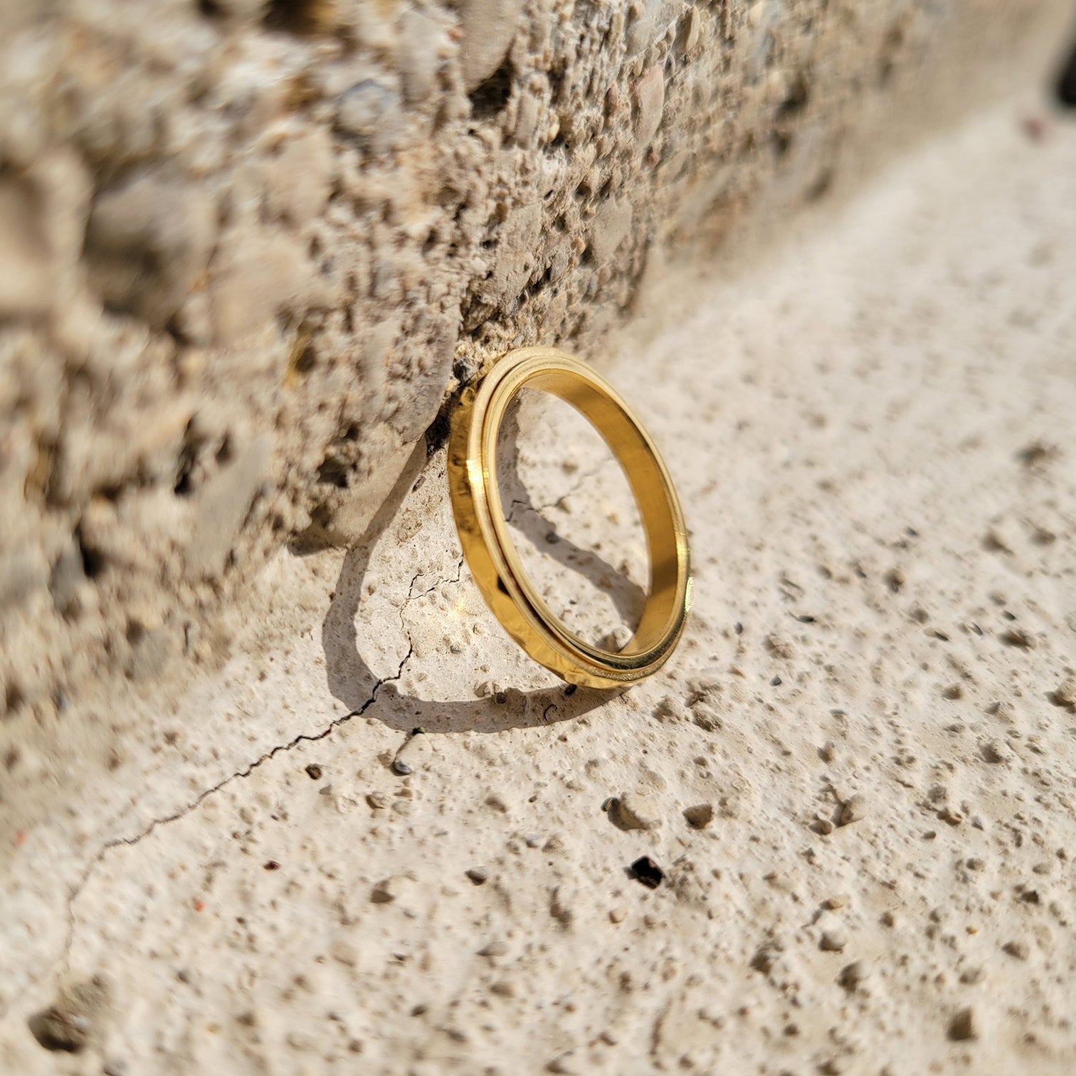 Nadia – Zart gehämmerter Ring