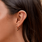 Tessia – Goldene Kreolen Herzform