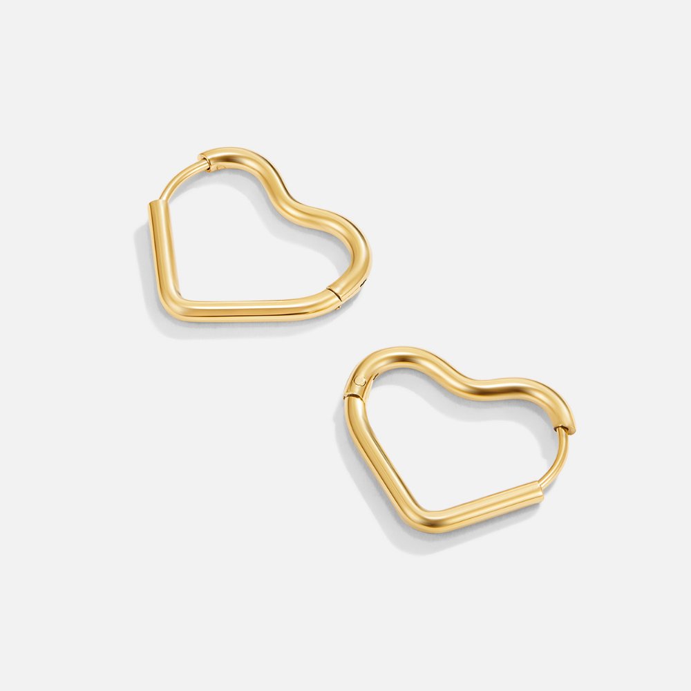 Tessia – Goldene Kreolen Herzform