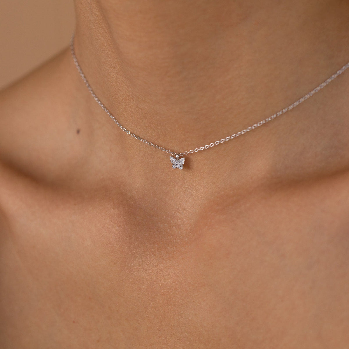 Mandy – Halskette mit Schmetterling-Pavé