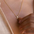 Jasmine – Filigrane Kette mit individuellem Initial