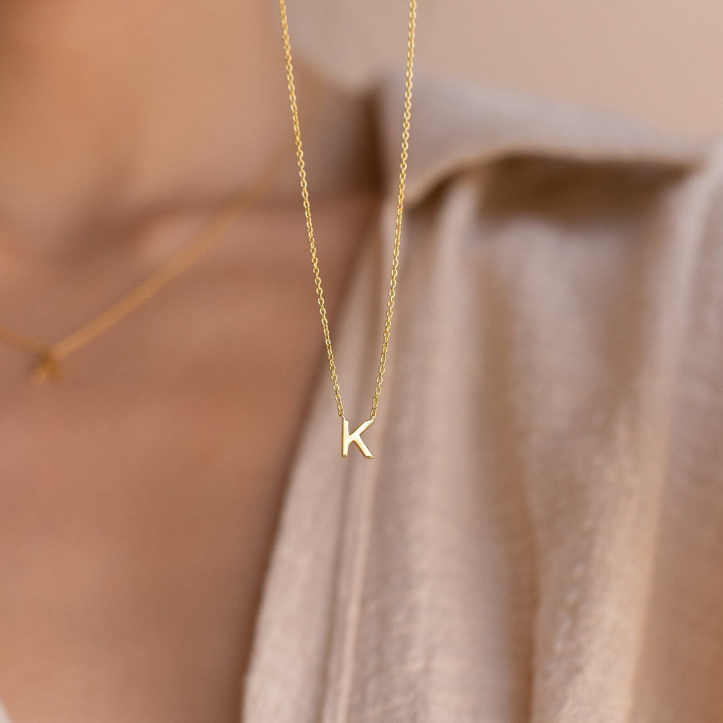 Jasmine – Filigrane Kette mit individuellem Initial