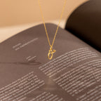 Halskette mit Buchstaben - Personalisierte Initialen und Herz