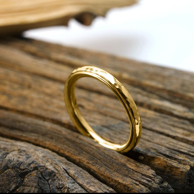 Nadia – Zart gehämmerter Ring