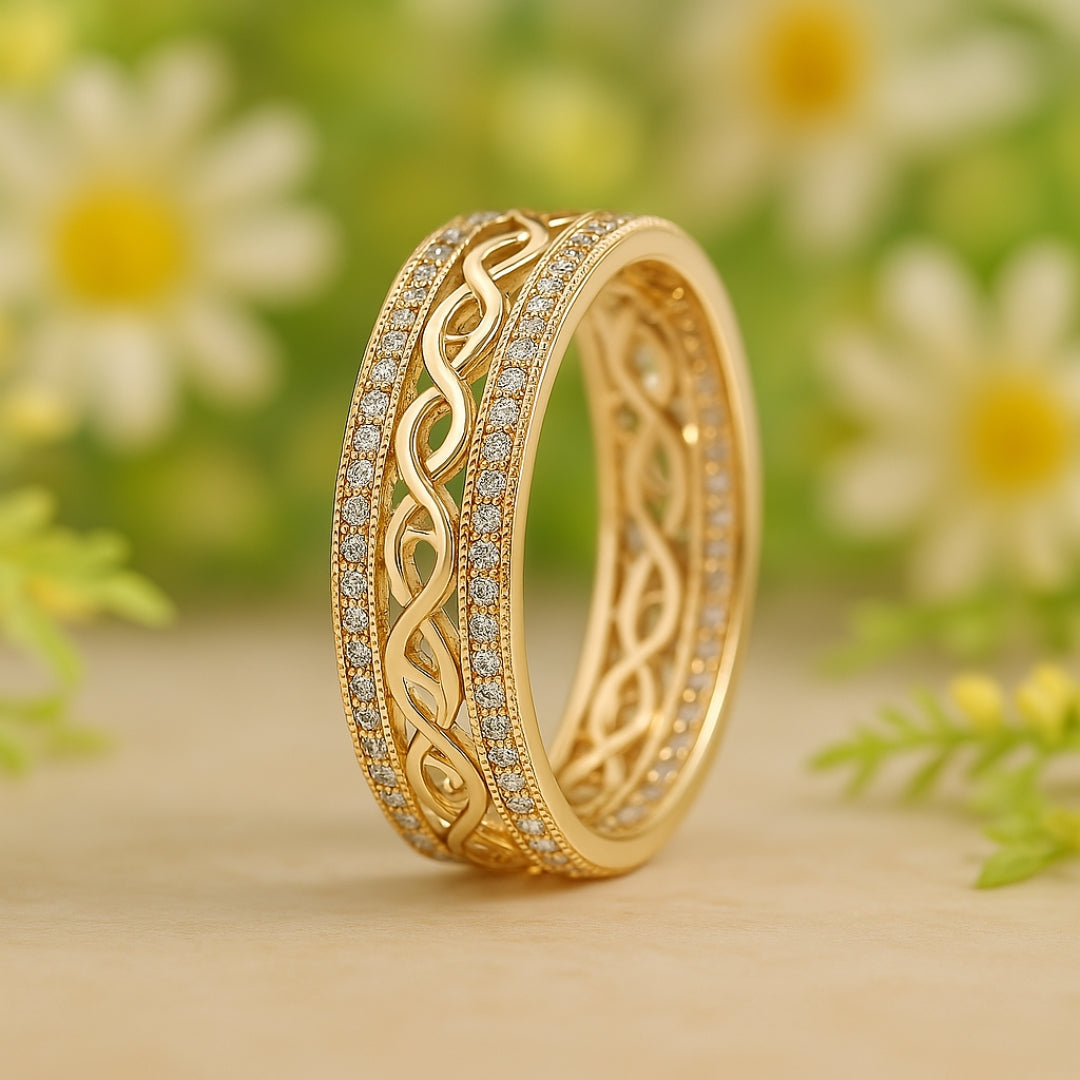 Jevy – Breiter Ring in Gold mit Aussparungen
