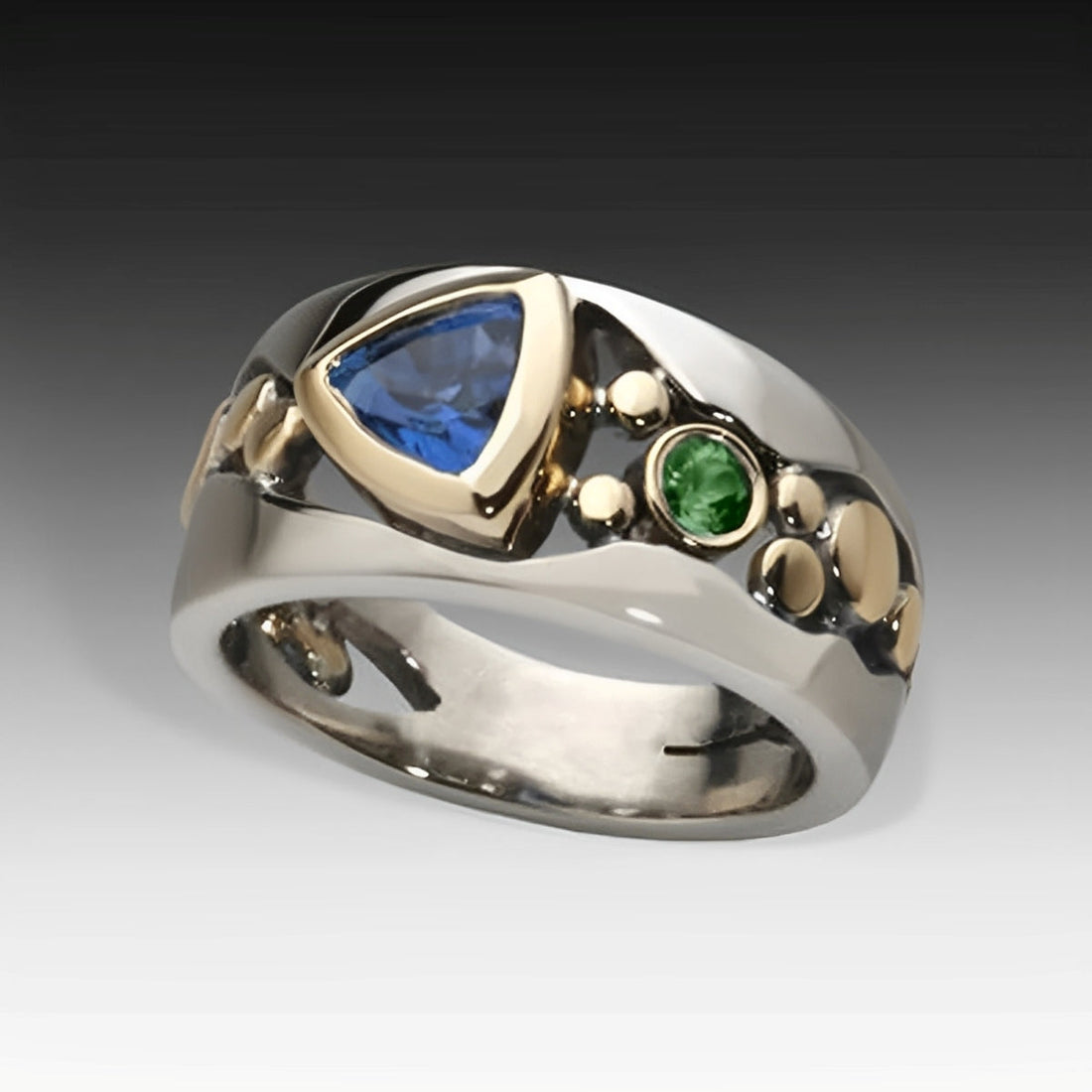 Ricca – Vintage-Ring mit leuchtendem blauem Detail
