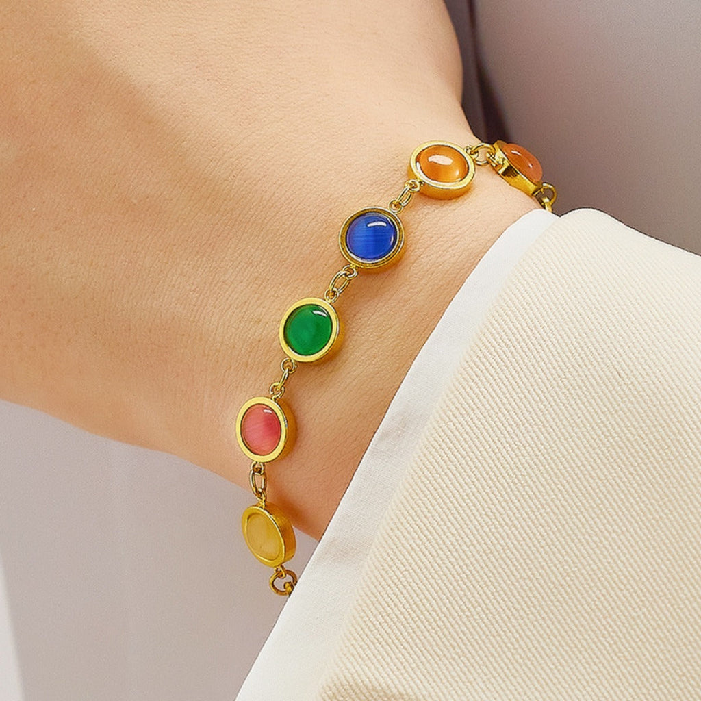 Maisie – Armband in Gold mit Farbstein