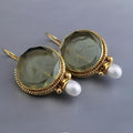 Nolwenn – Vintage-Ohrringe mit Perle und Emerald