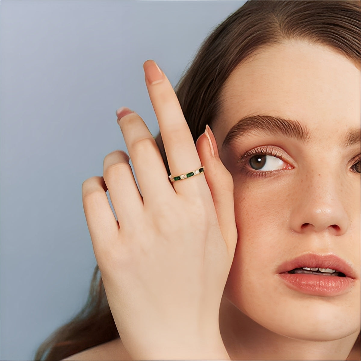 Sana – Vintage-Ring mit grünem Detail