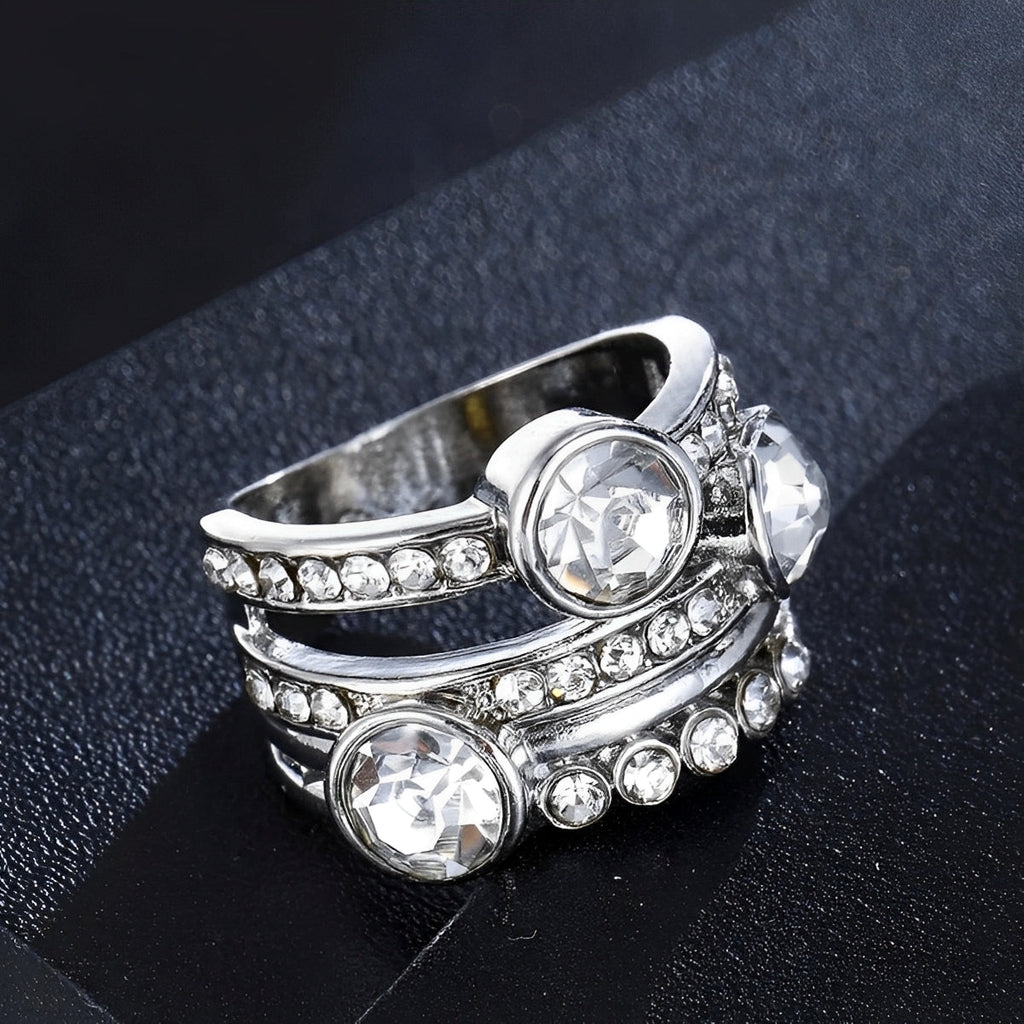 Elvie – Vintage-Ring aus hochwertigem Material mit Schichten und Kristallen