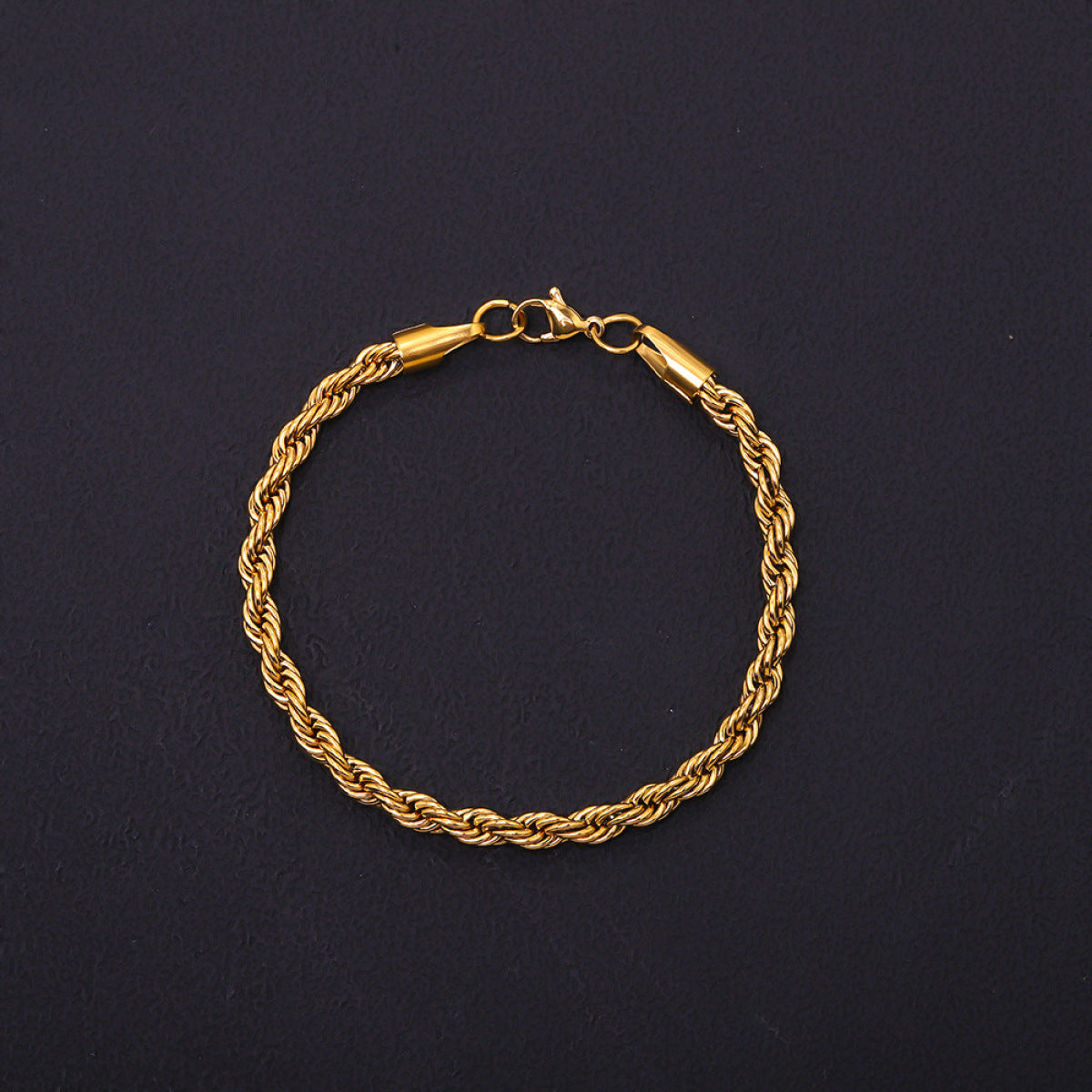 Mila – Gedrehtes Armband aus rostfreiem Stahl