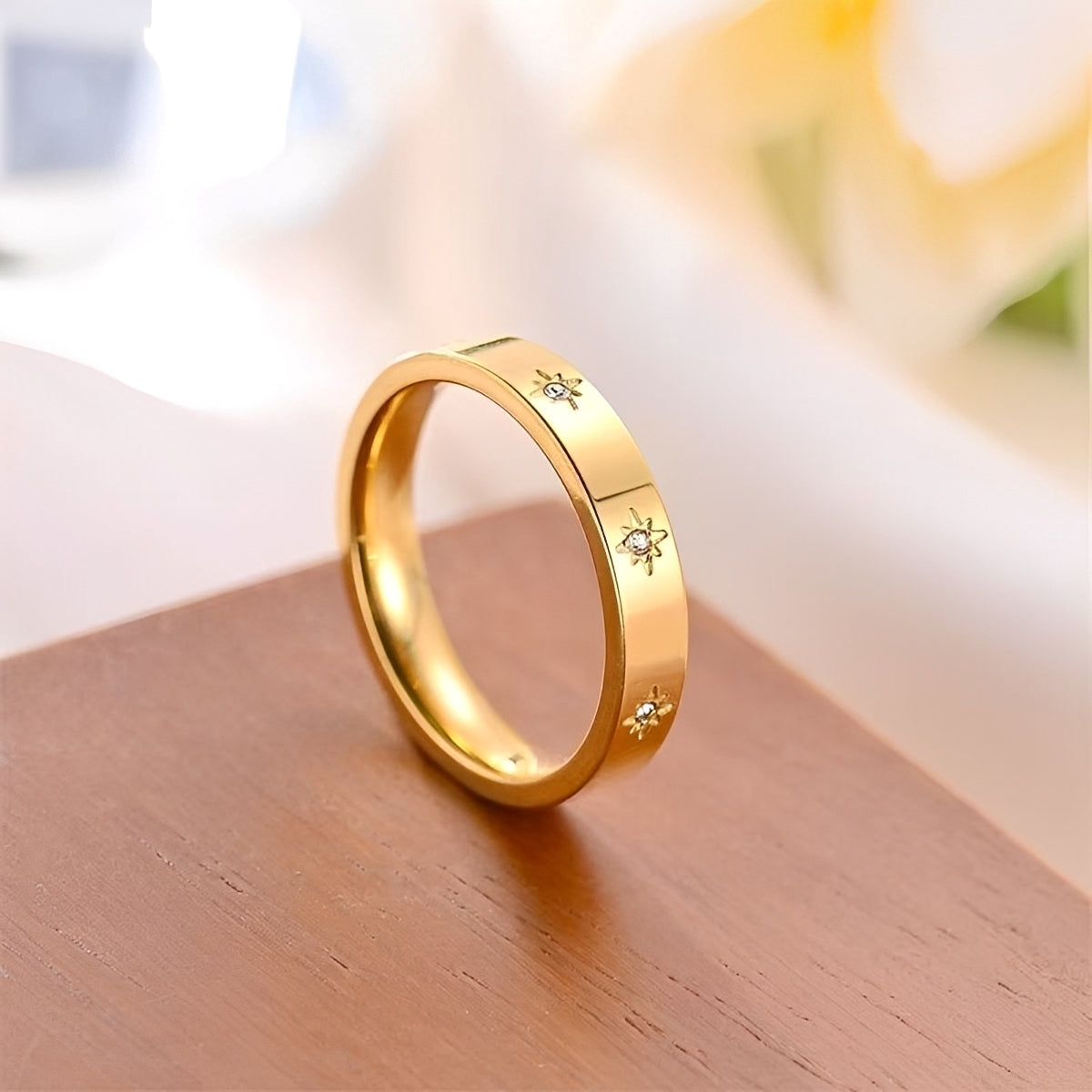 Nova – Goldring mit Funkelnden Sternen