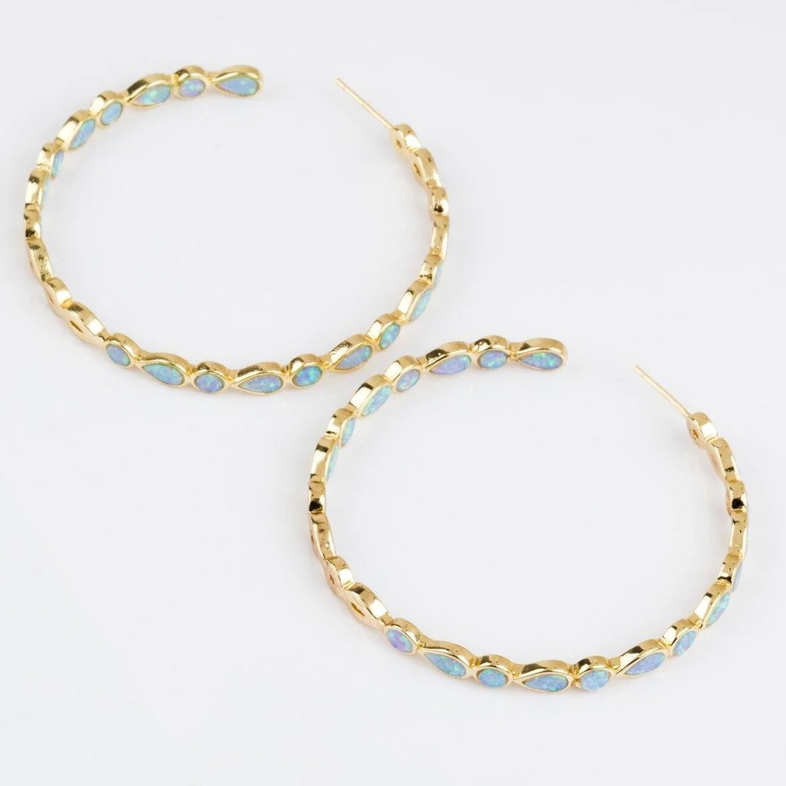 Raya – Vintage-Kreolen in Gold mit Blauem Opal