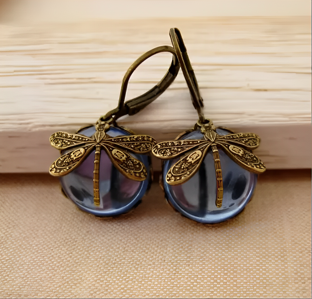 Elowen – Ohrringe Libelle Gold Antiker Stil