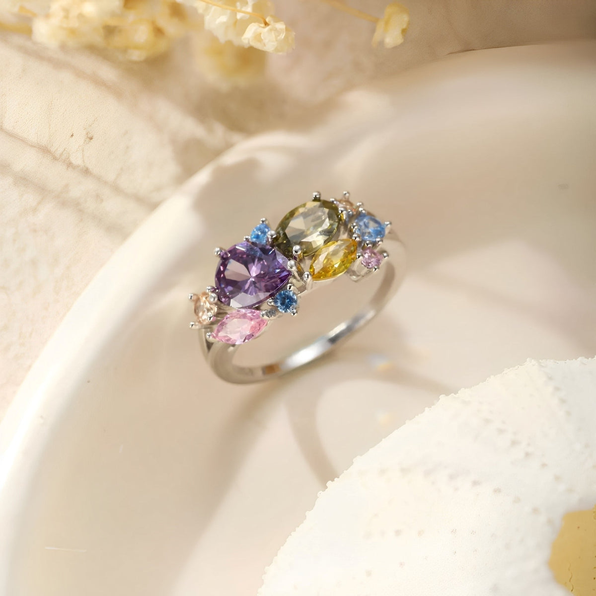 Clarine – Vintage-Ring mit bunten Details