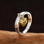 Miriam – Vintage Silberring mit hängendem Herzen