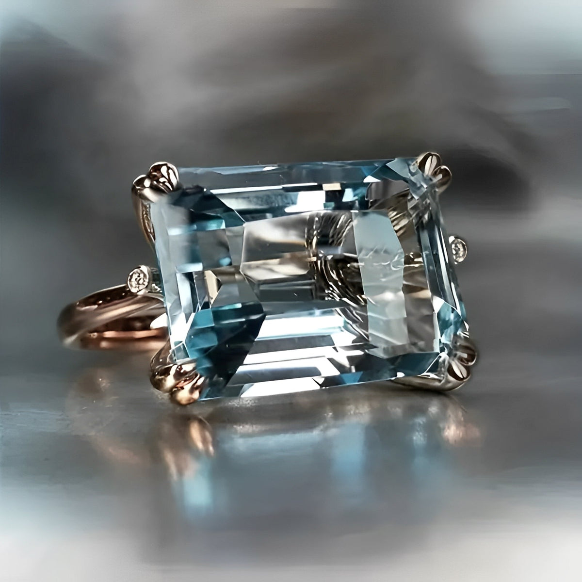Yvaine – Vintage-Ring mit blauem Detail