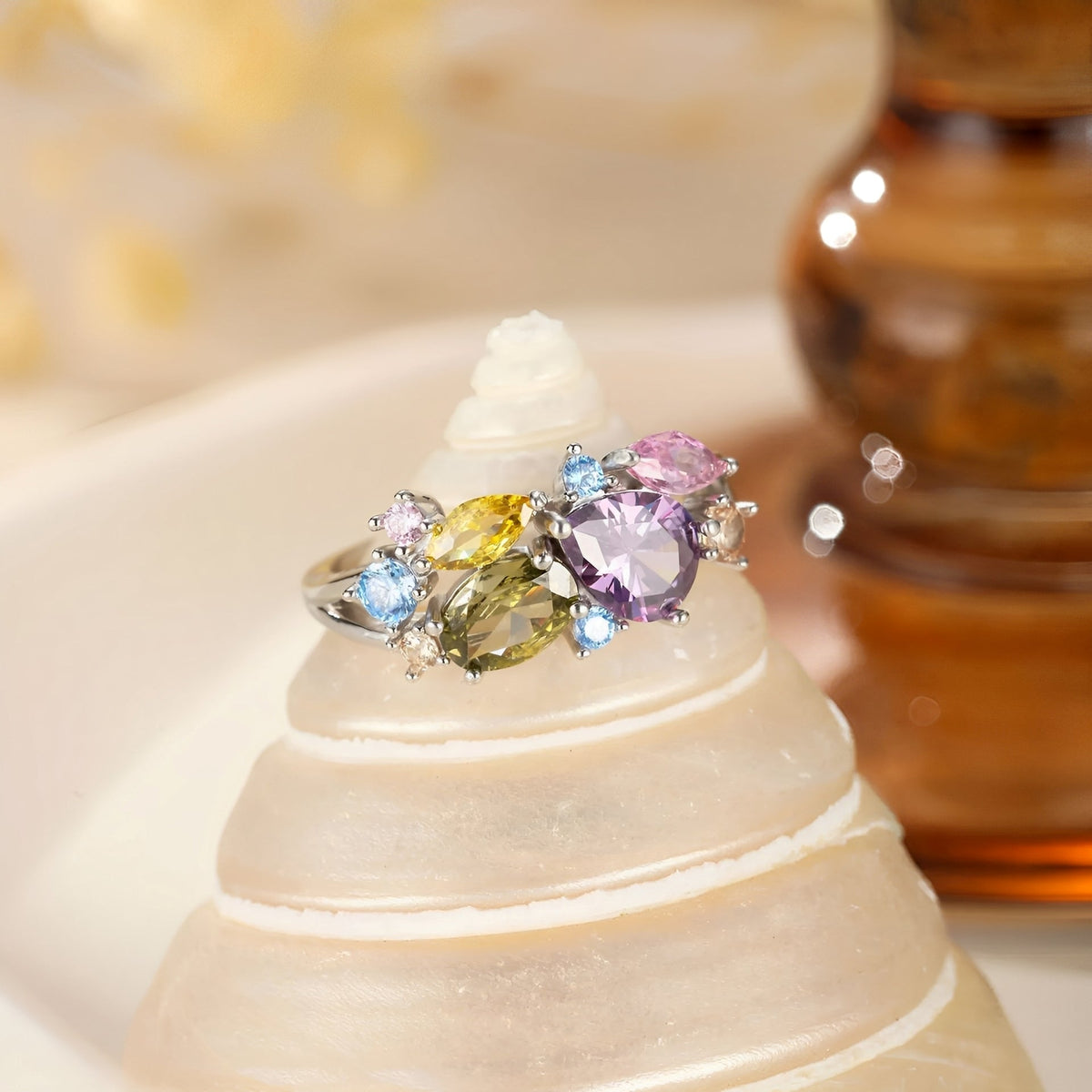 Clarine – Vintage-Ring mit bunten Details
