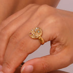 Solenya – Ring mit Kristall Gold Sonne-Mond-Motiv