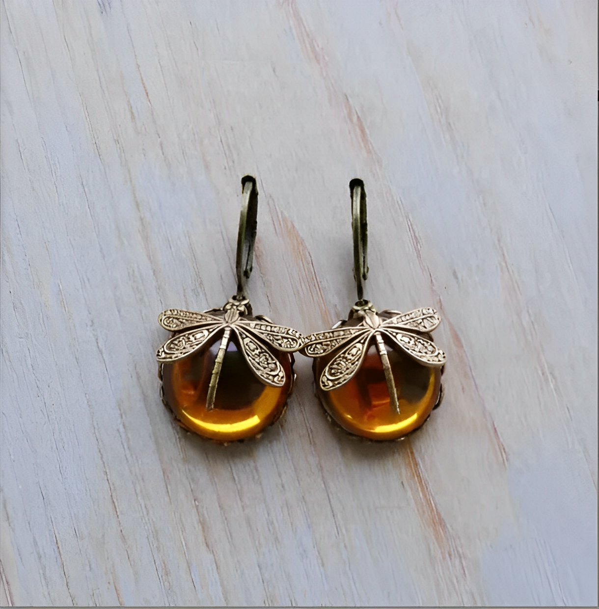 Elowen – Ohrringe Libelle Gold Antiker Stil