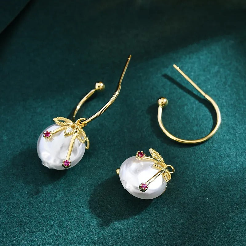 Cléa – Vintage Kirsche Ohrringe in Gold und Perle