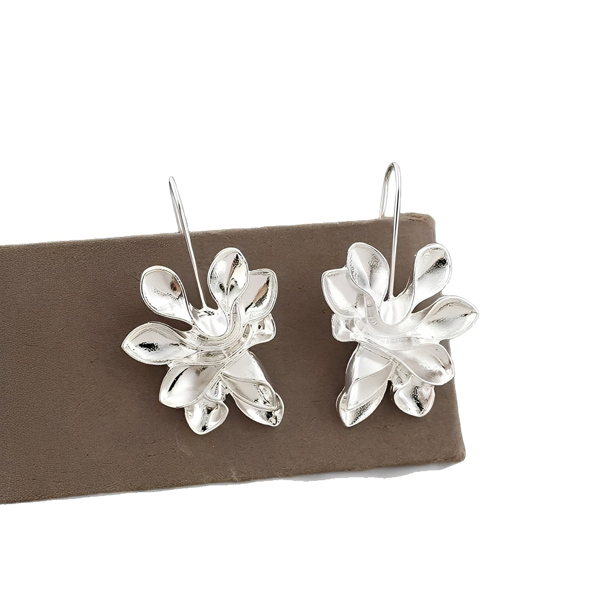 Chary – Vintage Silberne Blumenohrringe