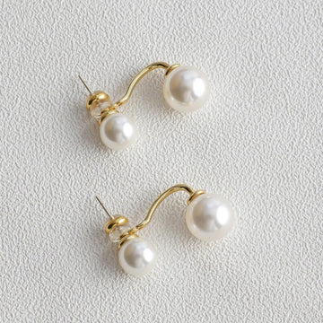 Mav – Ohrstecker mit Doppelperle Elegant