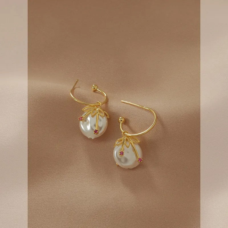 Cléa – Vintage Kirsche Ohrringe in Gold und Perle