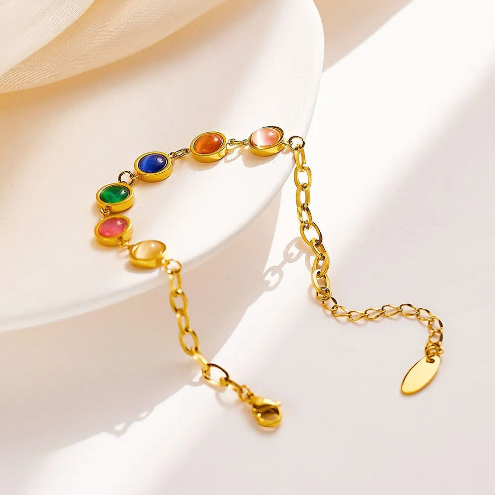 Maisie – Armband in Gold mit Farbstein