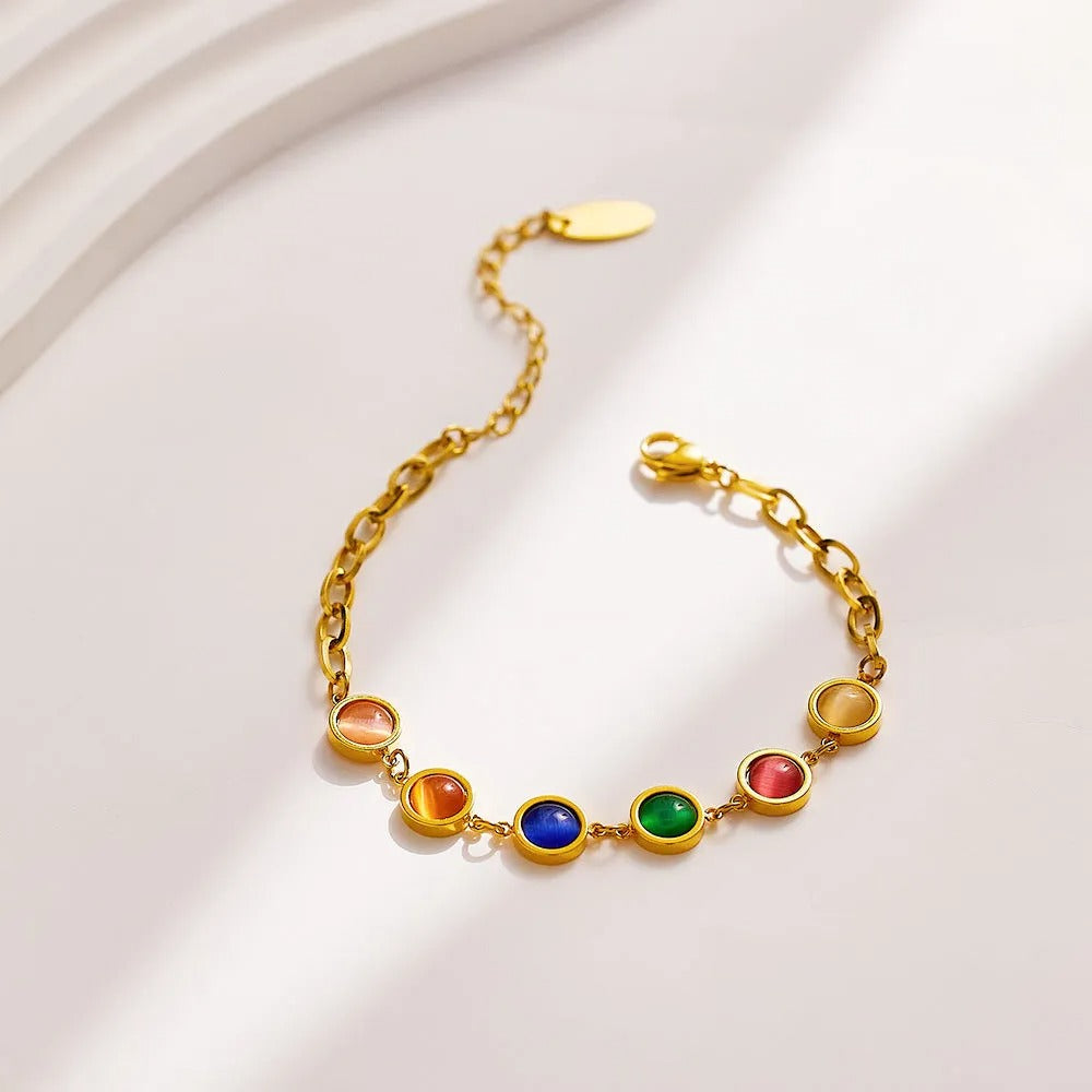 Maisie – Armband in Gold mit Farbstein