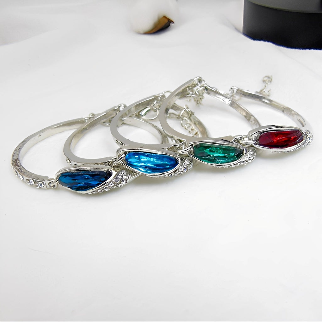 Miku – Stilvolles Armband Geschmückt mit Saphiren
