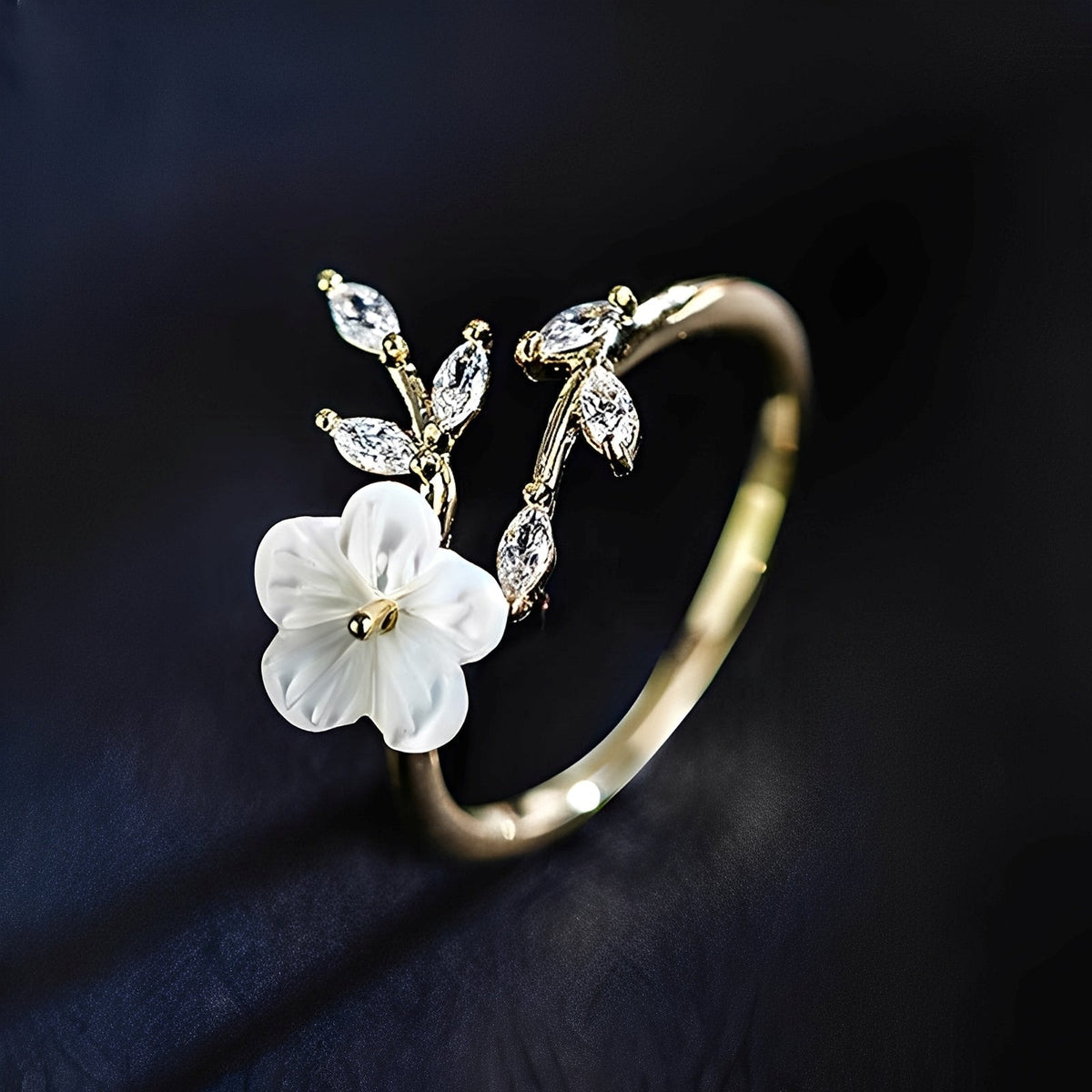 Mayla – Blütenring mit weißen Blumen