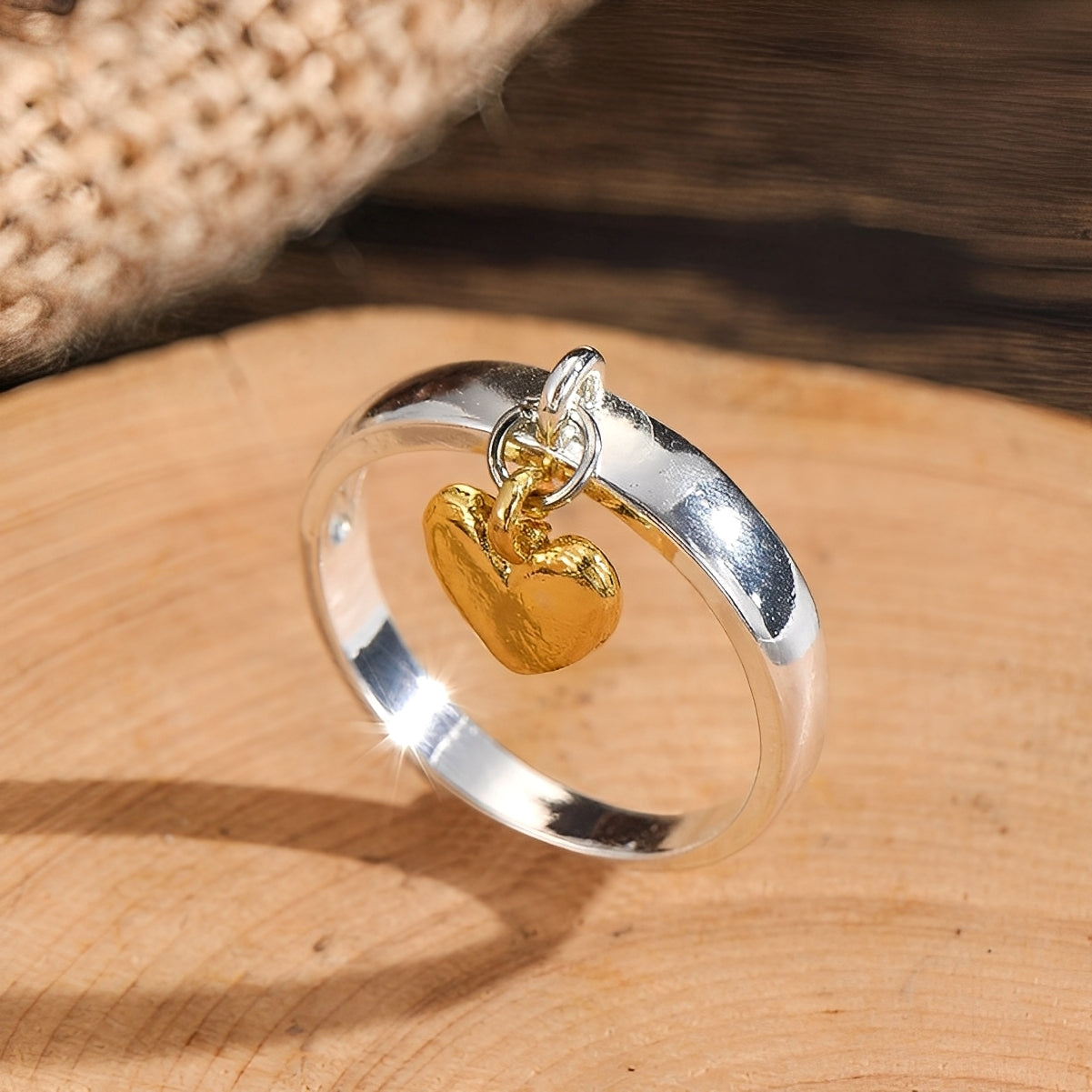 Miriam – Vintage Silberring mit hängendem Herzen