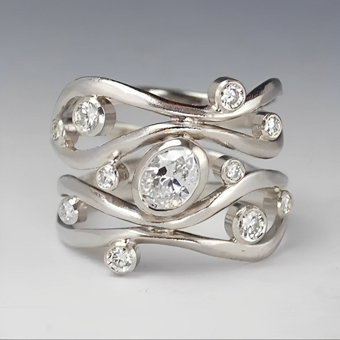 Inara – Vintage-Ring mit unregelmäßigem Detail