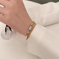 Amalia – Anpassbares Armband mit Goldenen Charms