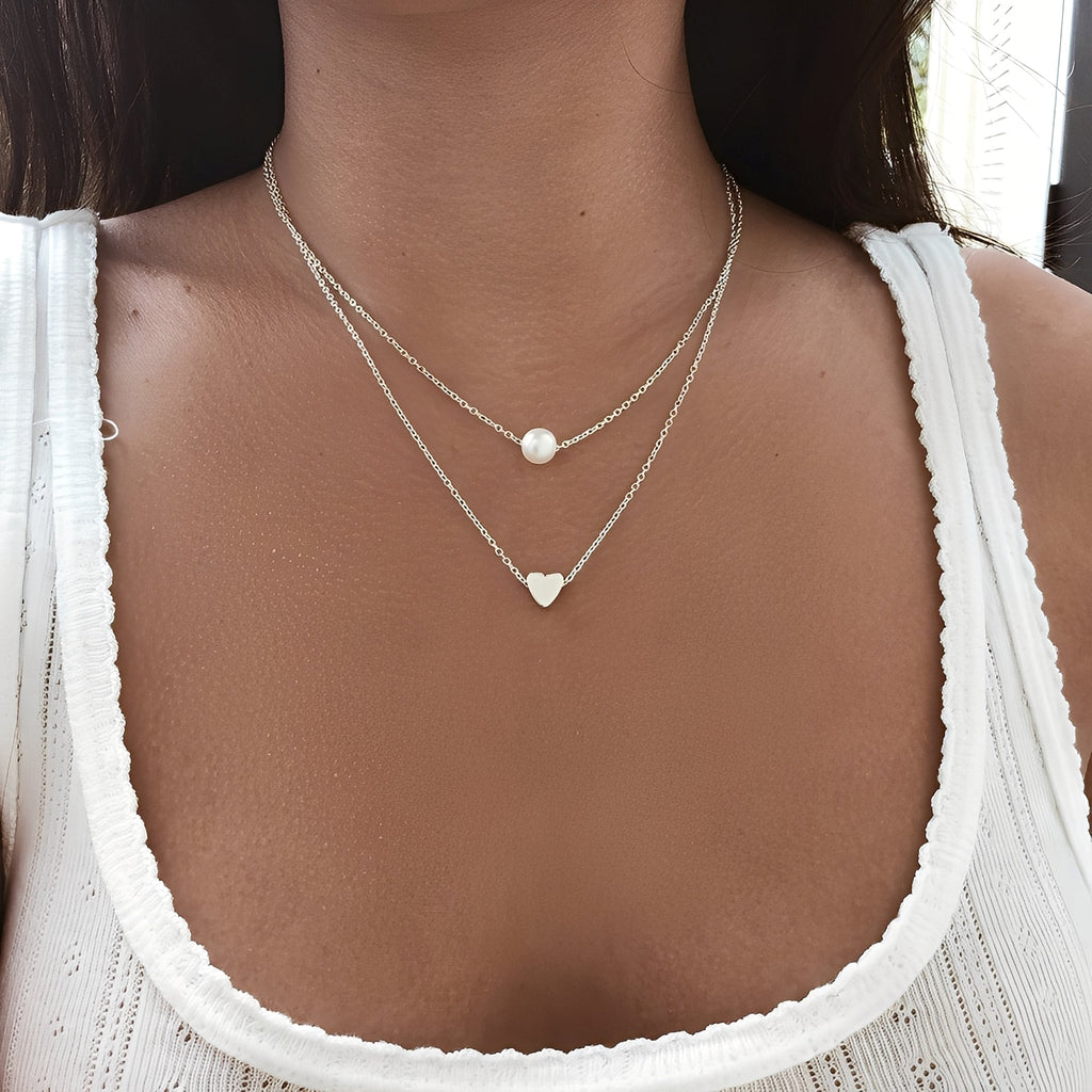 Julia – Stilvolle Halskette mit Perlen und Herzen