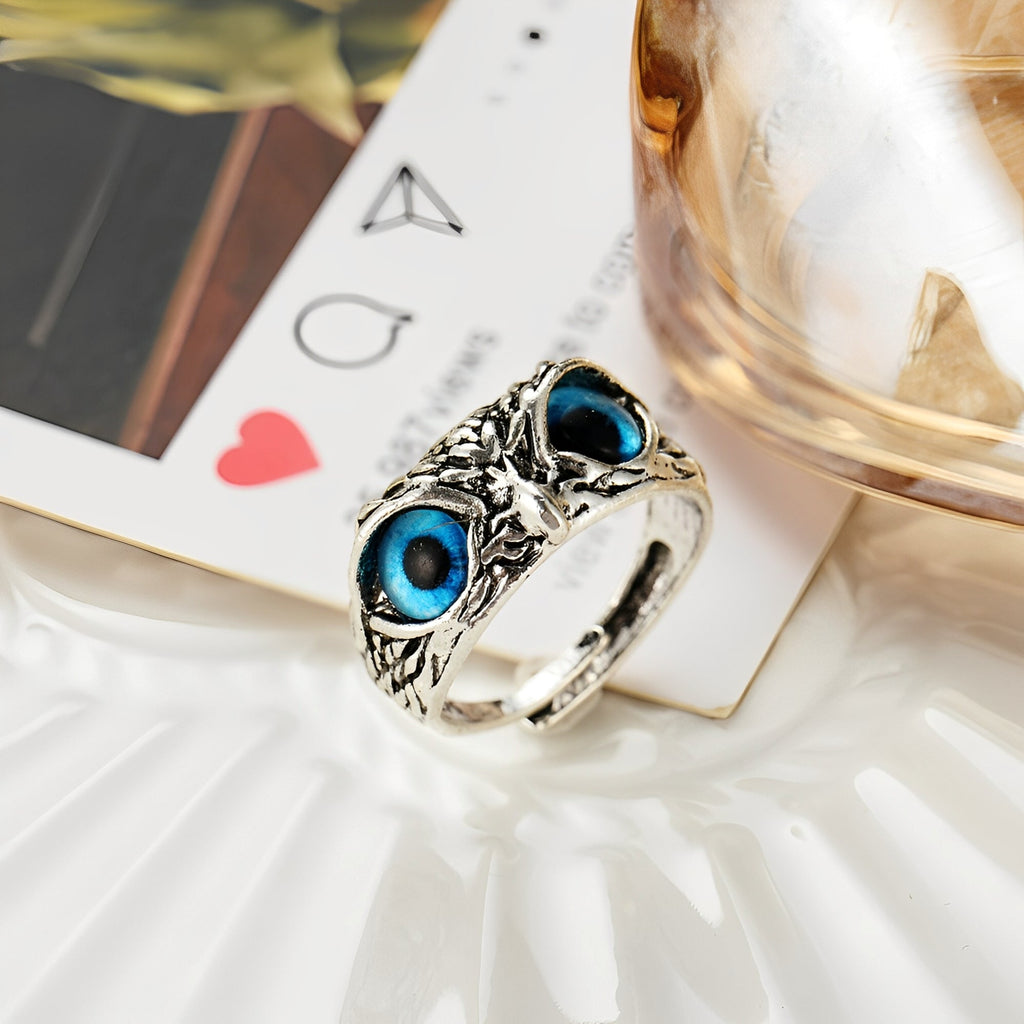 Niva – Verstellbarer Glücksbringer-Ring in Silber und Opal