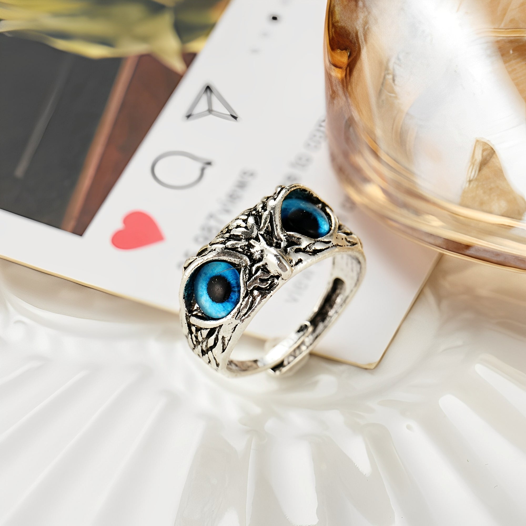 Niva – Verstellbarer Glücksbringer-Ring in Silber und Opal