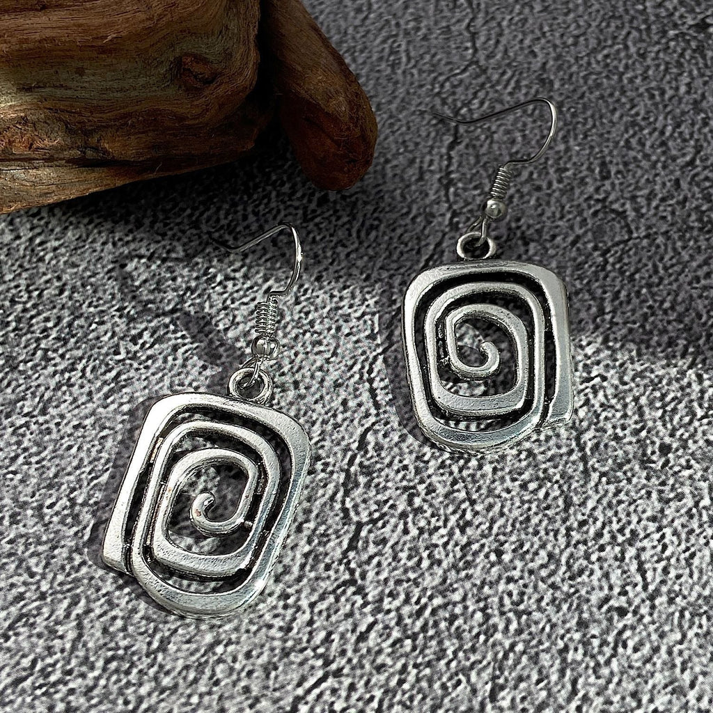Eva – Spiral-Ohrringe im Retro-Stil in Silber