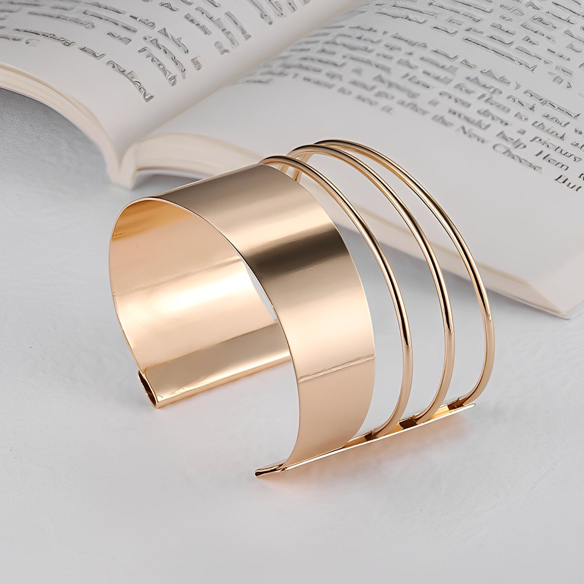 Camille – Klassisches Vintage-Armband in Gold