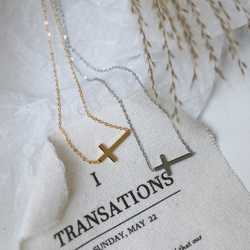 Nelly – Kette mit Minimalistischem Kreuz
