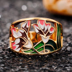 Cess – Emaillierter Goldring mit Blumen im Vintage-Stil